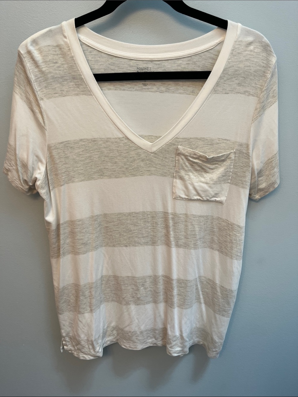 Market & Spruce Cream and Light Gray Striped V‑Neck Pocket Tee